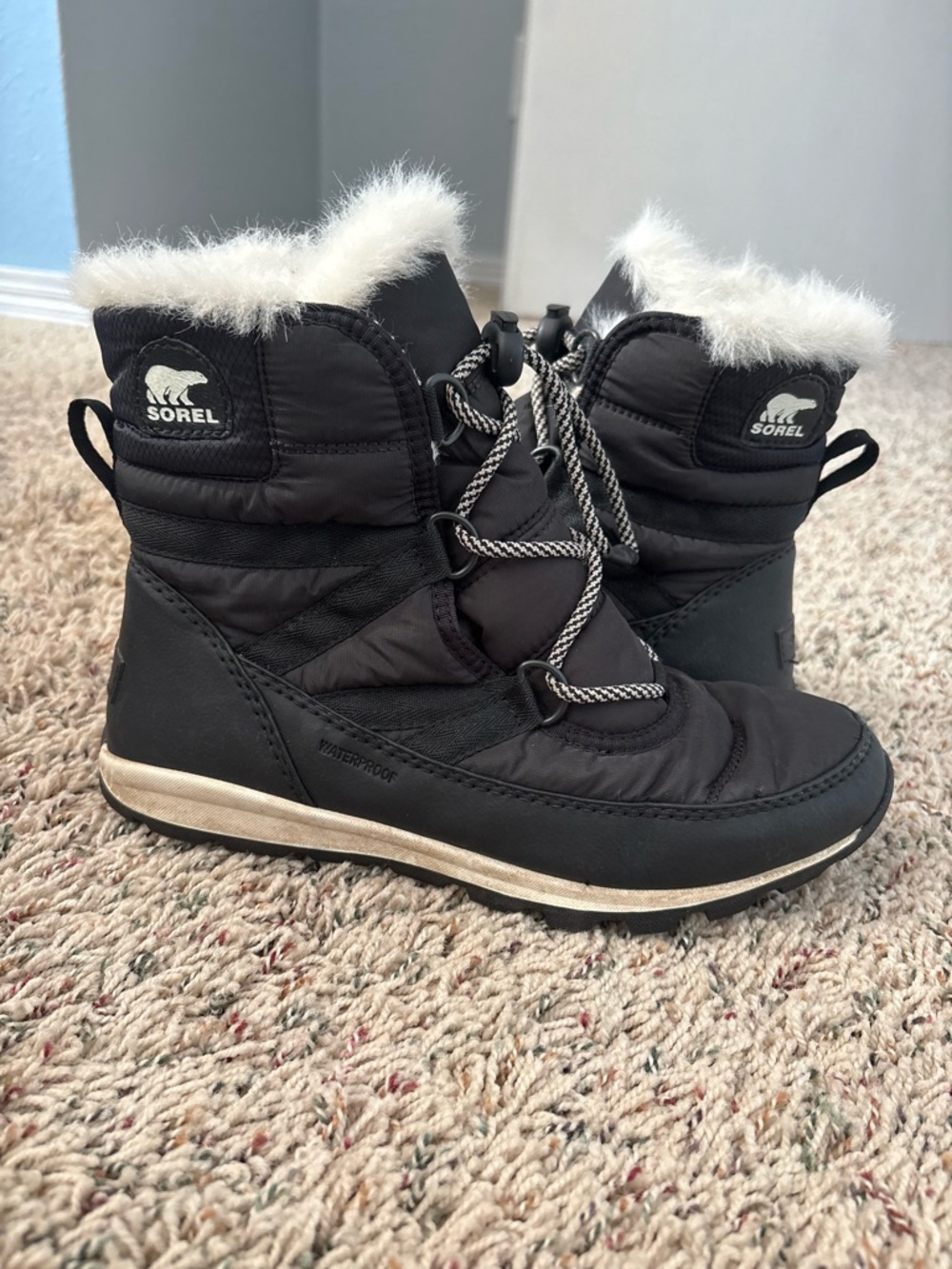 Sorel Whitney Black Winter Boots with White Faux Fur Trim Women’s Size 5